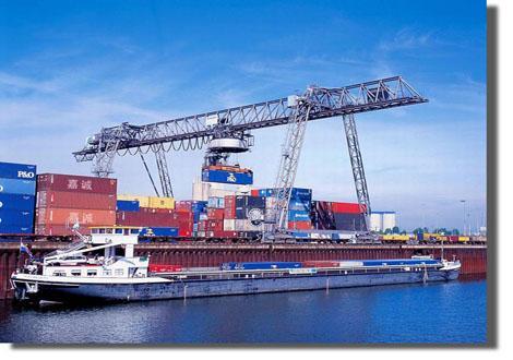 国际进出口贸易网络是杭州滨田网络技术设计的网站, 提供